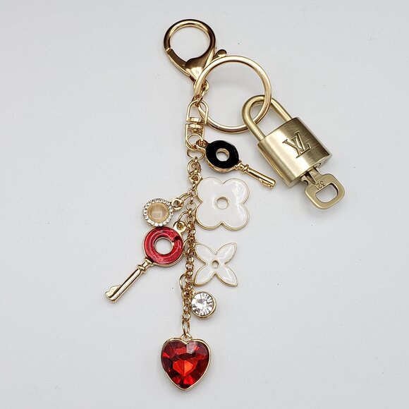 Authentic Louis Vuitton Lock & Key with Unbranded Charm, Keychain - Picture 4 of 10